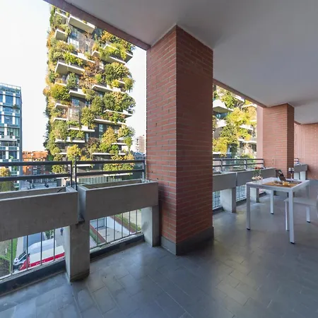 Apartment Modern Oasis Opposite Bosco Verticale Milan