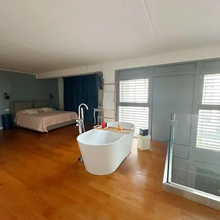 Slim's Loft Linate Airport Milan