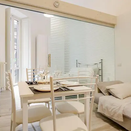 Elegance - - Via Spartaco
