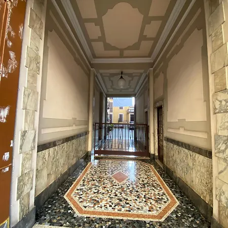 Elegance - - Via Spartaco Milano