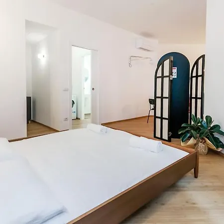 Di Design A Pochi Passi Da Metro E Centro