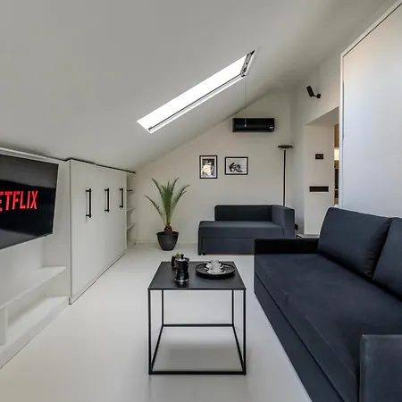 Navigli - Design With Private Terrace * Milaan