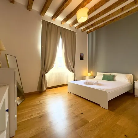 Cosy Navigli Apartment Milan