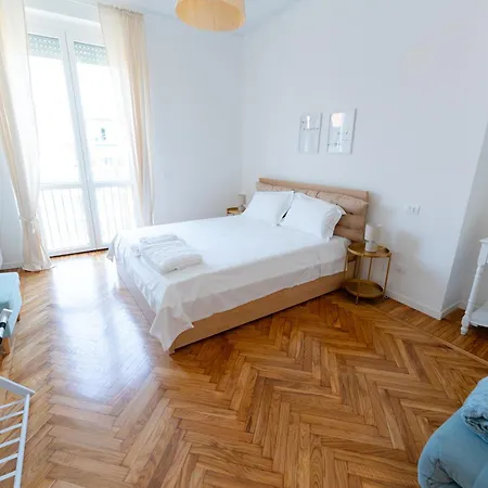 Casa Soperga, Corso Buenos Aires, Loreto, *