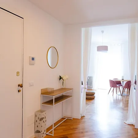 Casa Soperga, Corso Buenos Aires, Loreto, Apartment Milan