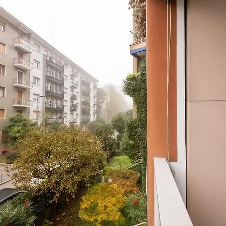 Wonderful 2 Bedrooms Fiera Area - Mirable Pm Apartment Milan
