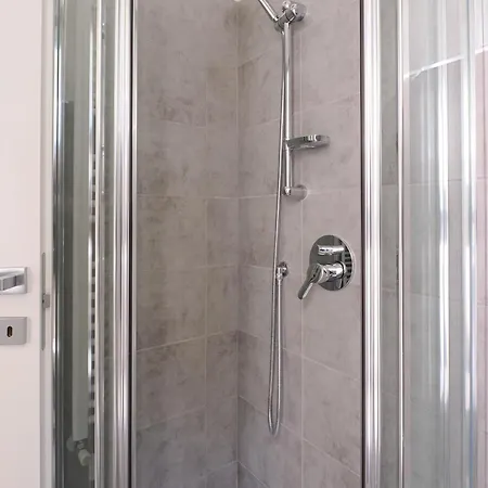Boutique Design - Subway 300 Meters 15 Mins From Brera شقة *