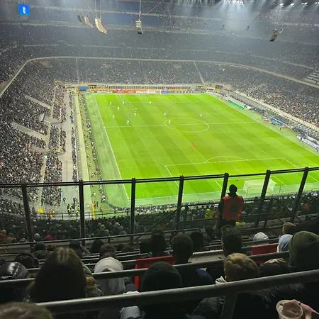 Gloria * Milan