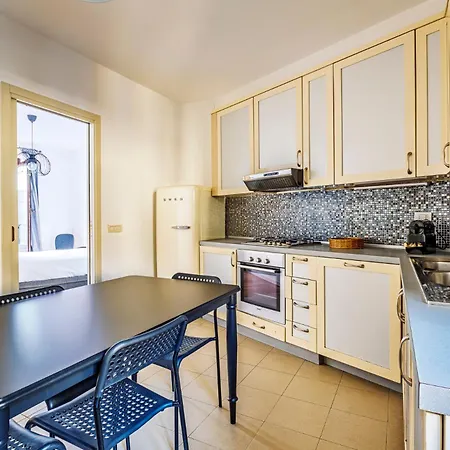 Elegant 2 Bedrooms Near Duomo