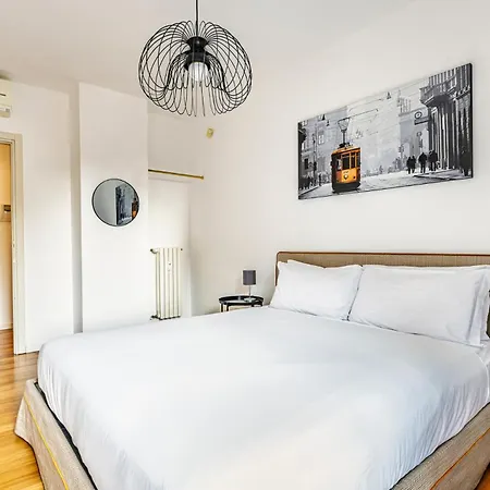 Elegant 2 Bedrooms Near Duomo Appartement Milaan