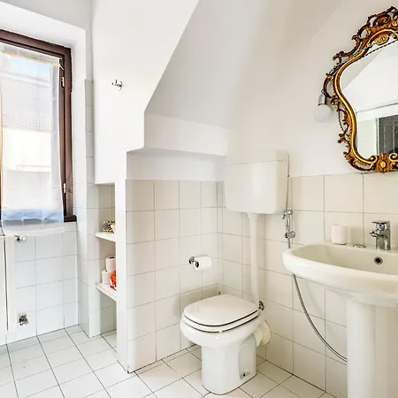 Elegant 2 Bedrooms Near Duomo *