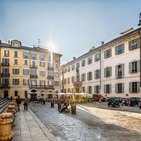 Elegant 2 Bedrooms Near Duomo Milaan