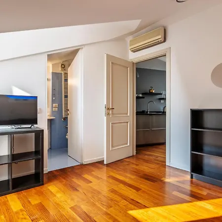 Appartement Elegant 2 Bedrooms Near Duomo Milan