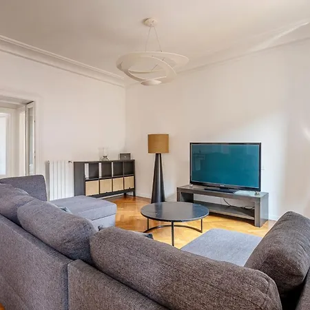 Exclusive 3 Bedrooms In Brera * Milan
