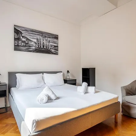 Exclusive 3 Bedrooms In Brera * Milánó