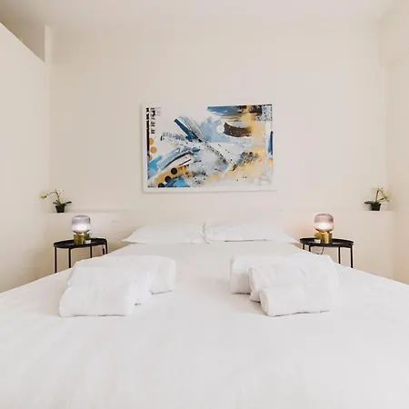 Apartment Luminoso In Porta Venezia Milan