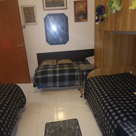 Casa Vicino Villapizzone ホームステイ *