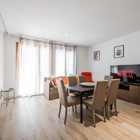 Moderno Con Terrazza & Palestra Apartment *