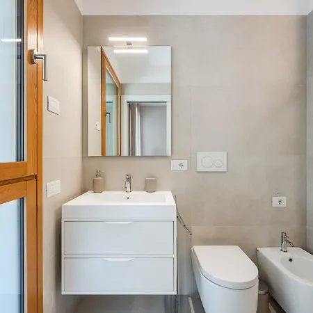 Moderno Con Terrazza & Palestra *