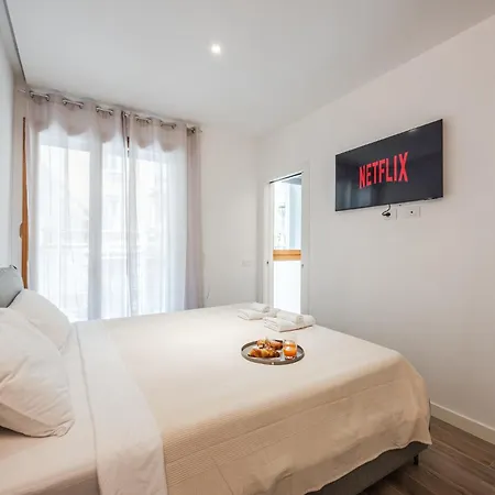 Appartamento Moderno Con Terrazza & Palestra