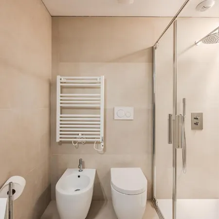 Moderno Con Terrazza & Palestra Milan