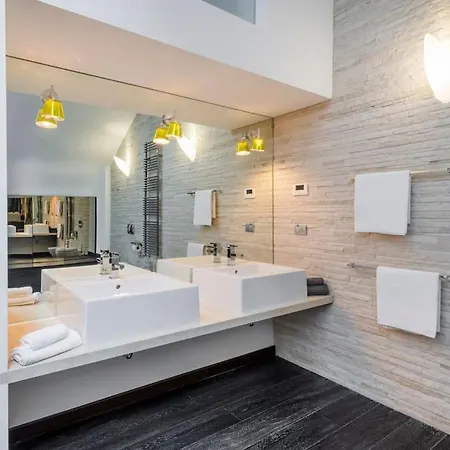 Piscina Interna Privata E A