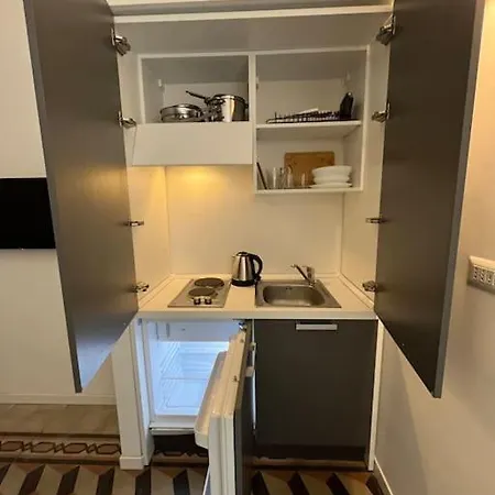 Дом отдыха 2 Bedrooms 2 Bathrooms And Ideal Subway Connection Милан