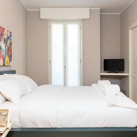Apartment Luxurious & Spacious Flats In Duomo *