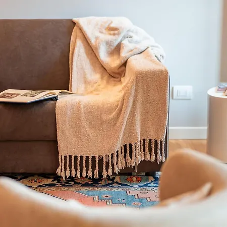 Luxurious & Spacious Flats In Duomo *