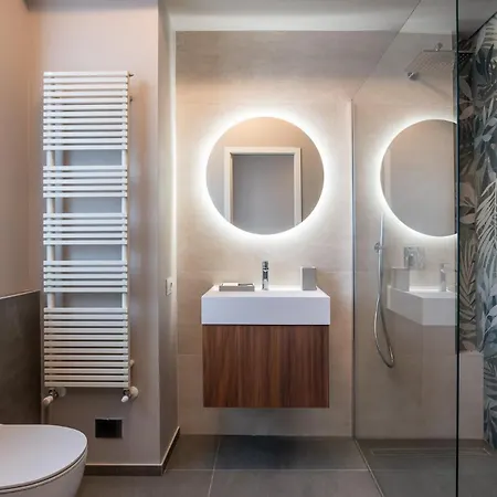 Luxurious & Spacious Flats In Duomo