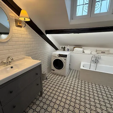 Shabby Chic Attic In Feriehus Milano