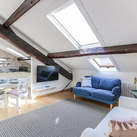 Feriehus Shabby Chic Attic In Milano