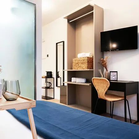 Hotel Easylife - In *
