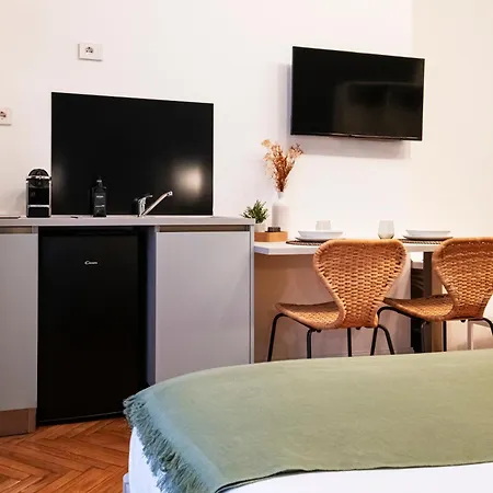 Easylife - In * Milan