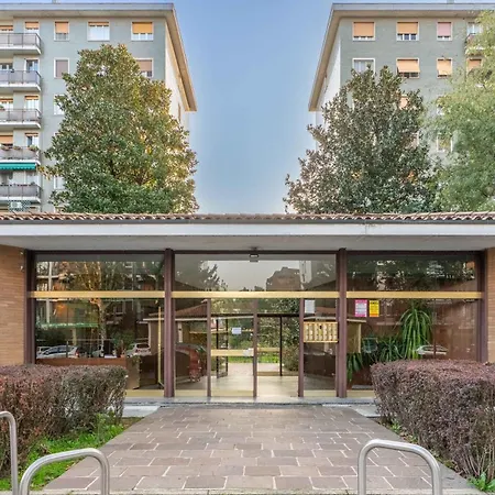 House San Siro M5 2 Netflix *