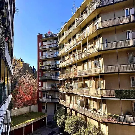 Modern With Balcony Near Centre Apartmán Milán