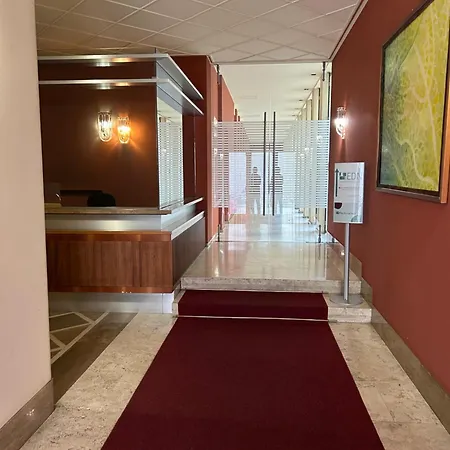Comfort Chic - Station * Milan