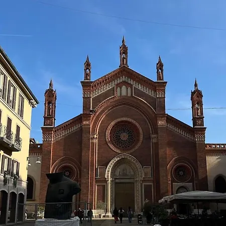 Golden View Apartment