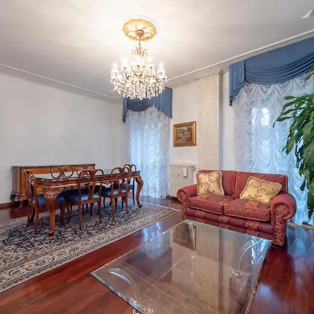 I Host - Cuoco 8 Milano