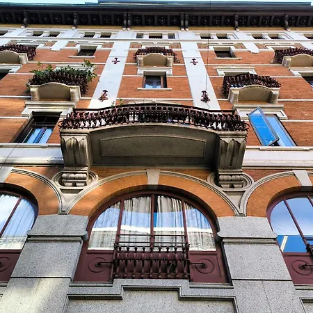 Apartment View, Elegant In Milan's Rooftops