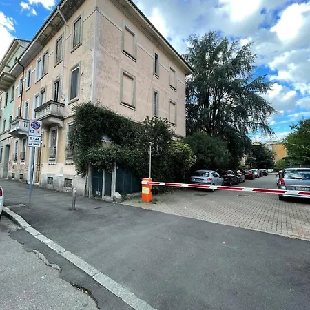 アパート Parco Sui Navigli -appartamento Con Parking Privato *