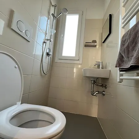 Alexas's - Wi-fi, Netflix