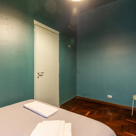 Cairoli E Garage * Milan