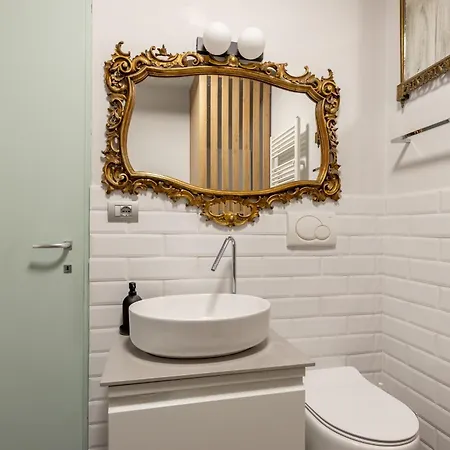 Cairoli E Garage * Milan