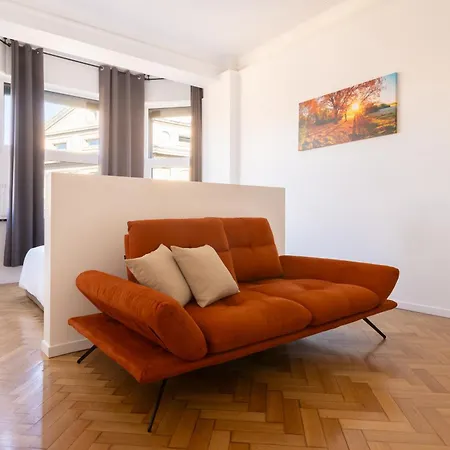 Apartment Nuovissimo Ed Elegante Appartamento, 5 Minuti A Piedi Dalla Stazione Milan