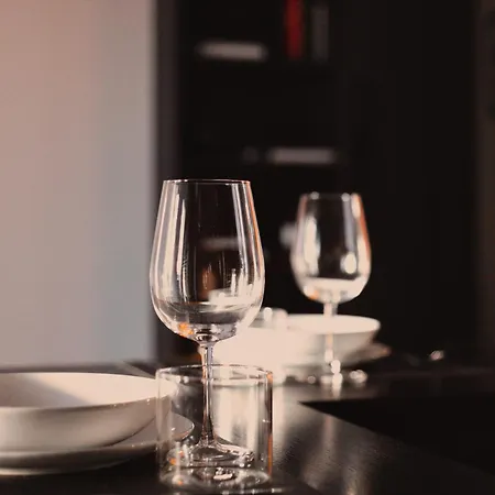 Hostmate - - Magenta 52 - Cadorna * 米兰