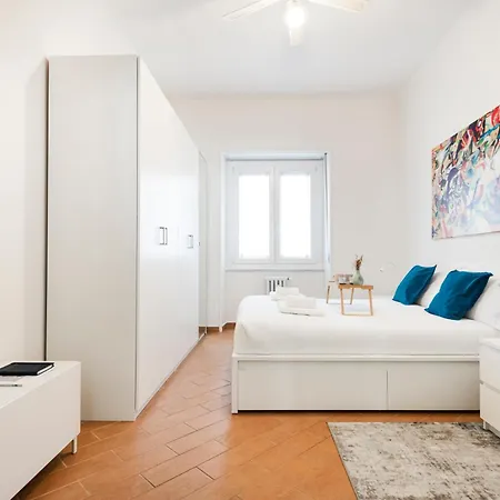 Easylife - Lovely In Porta Romana