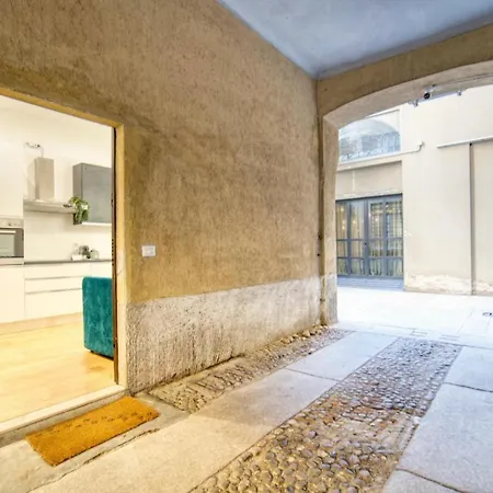 Guesthost - Casa Alexandra