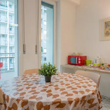 I Host - Monza 32 דירה *