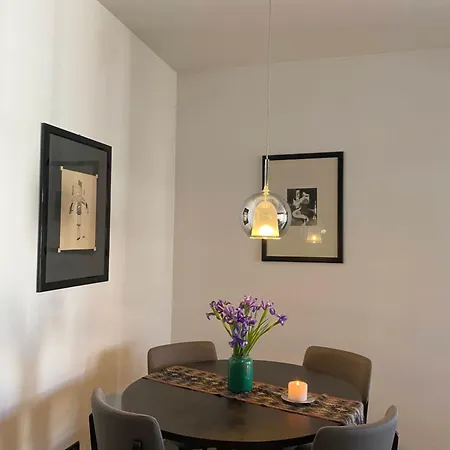 Bright Flat Prada District * Mailand